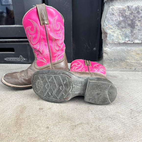 Girls Ariat cowgirl boots - Picture 3 of 3